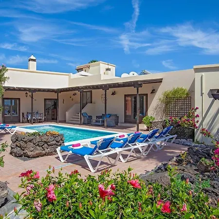 Puerto Del Carmen Sleeps 8 Air Con Wifi * Puerto del Carmen (Lanzarote)